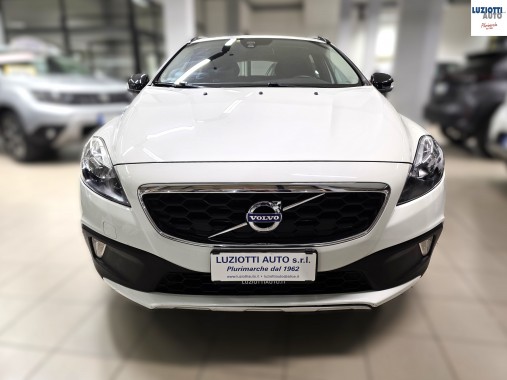V40 CROSS COUNTRY